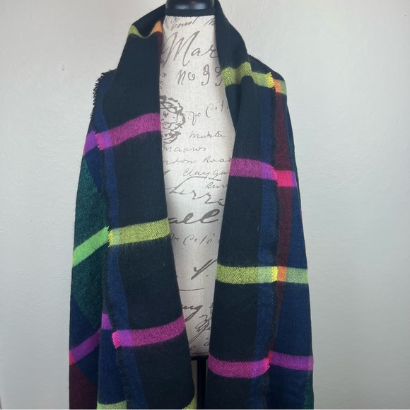 Francesca boutique plaid mult-colored large rectangular scarf/wrap - Picture 7 of 12